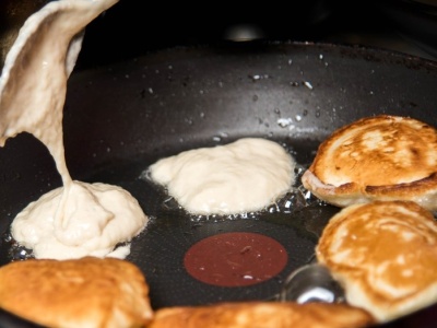 Racuchy wyrosną i przestaną pić tłuszcz. Wystarczy, że dolejesz to do oleju