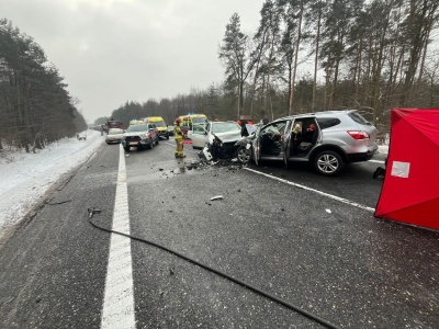 Koszmarny wypadek w Głogowie Młp. Zginęła 12-letnia dziewczynka i starsze małżeństwo