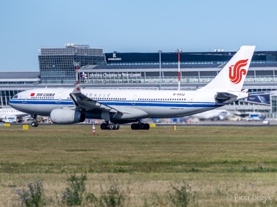 Korekta letniego rozkładu Air China do Warszawy