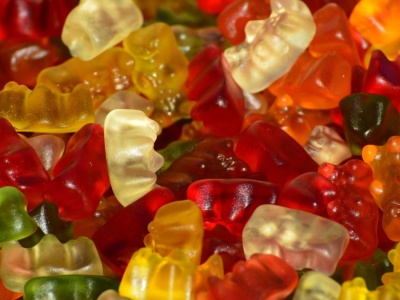 Eksperci przebadali żelki. Stanowczo odradzają dwa produkty znanych marek