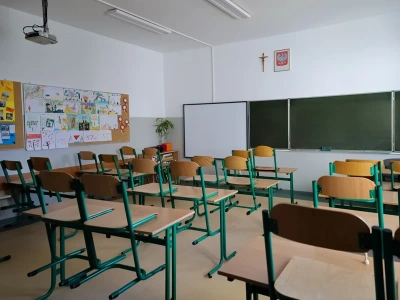 Skandal w podstawówce. Szkoła nie wpuściła ucznia, powód zaskakuje