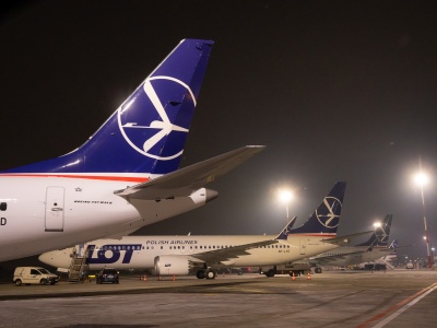 Trzy nowe boeingi przyleciały na Lotnisko Chopina. Dołączą do floty LOT-u
