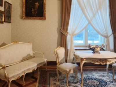 Do Muzeum Miasta Łodzi wróciły po renowacji oryginalne meble rodziny Poznańskich