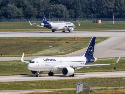 Lufthansa ogranicza powerbanki i stawia na superszybki internet