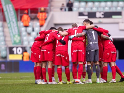 OFICJALNIE: legenda Widzewa zmienia klub. Wraca do kraju!