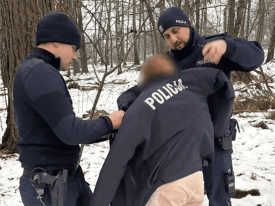 Boso wybiegła z domu. Była w koszulce z krótkim rękawkiem. Akcja poszukiwawcza służb