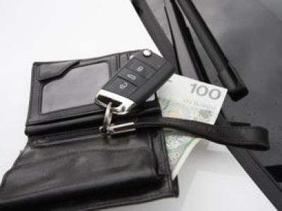 Kupił auto z salonu. Było używane. Teraz mówi o przestępstwie