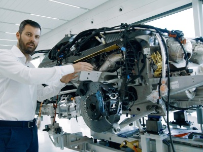 Głośna odbudowa Chirona i internetowa burza – Mate Rimac tłumaczy