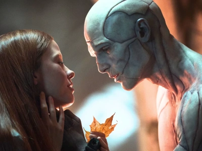 Frankenstein lepszy w kinie, czy na Netflixie? Branża powoli to wyrówuje