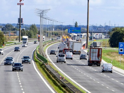 Jeździmy starymi gratami? Najnowszy ranking ujawnił średni wiek samochodu w Polsce