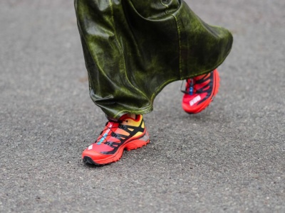 „Snowground Runners” to sneakersy zaprojektowane na zimę. Są stylowe, masywne i cieplejsze niż botki