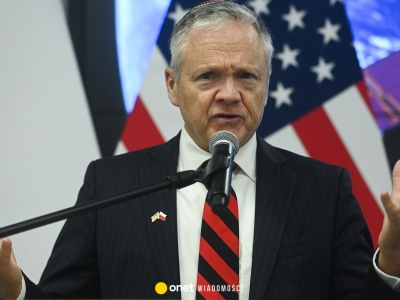 Ambasador USA w Polsce tłumaczy słowa Donalda Trumpa o żołnierzach. 