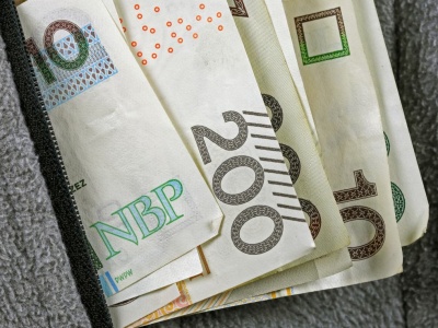 Praca w państwowej instytucja za 15 tys. zł brutto. Do tego premie i elastyczne godziny