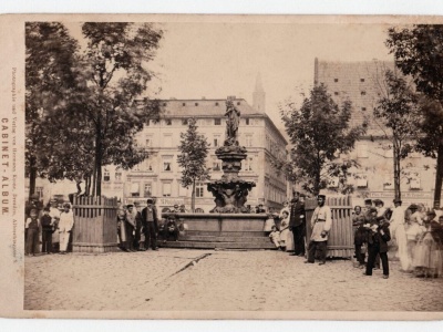 Głowa Neptuna poszukiwana. Fontanna wróci na pl. Nowy Targ w 2027 roku.