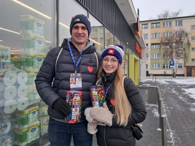 Od rana na ulicach Wielunia kwestują wolontariusze WOŚP