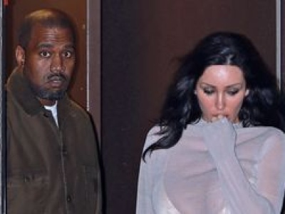 Smutna Bianca Censori w rajstopach świeci stanikiem, opuszczając kino z Kanye Westem (FOTO)