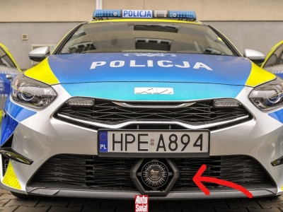 Tajemnicze puszki na nowych radiowozach policji. Do czego naprawdę służą?