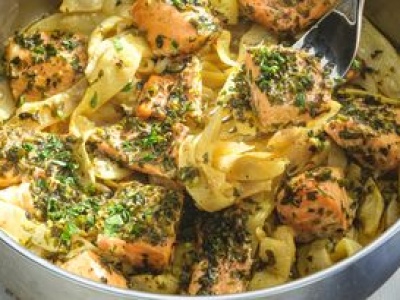 Moja rodzina aż piszczy na widok tej zapiekanki. Nie nadążam z nakładaniem dokładek