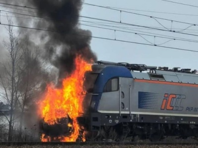 Pociąg  relacji Rzeszów-Szczecin stanął w płomieniach!  Ewakuowano 300 osób