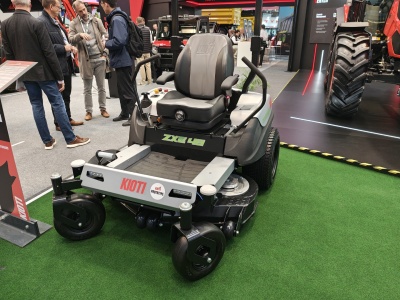 Kioti E-ZTR. Kosiarka, która sama skosi i nie zużywa paliwa