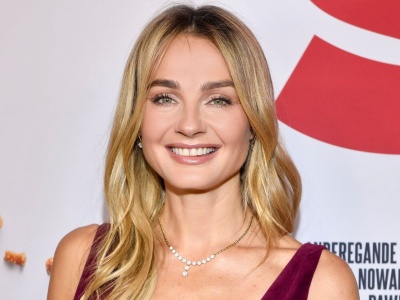 „Silver Slouch Pants” Małgorzaty Sochy to nowy sposób na imprezowy błysk. W 2026 cekiny nosimy zamiast sukienki