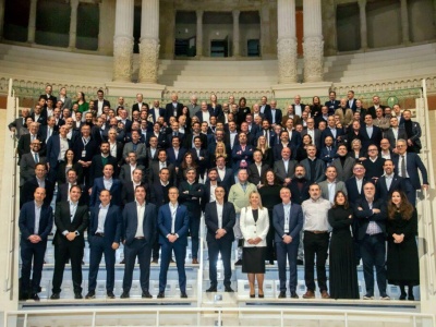 Stellantis stawia na dealerów. Po spotkaniu w Barcelonie są duże oczekiwania