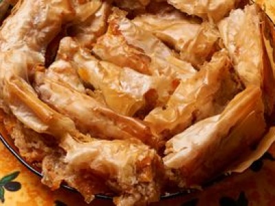 Od października do marca znajdziesz go w każdej kawiarni. Ma chrupiące ciasto i słodkie nadzienie