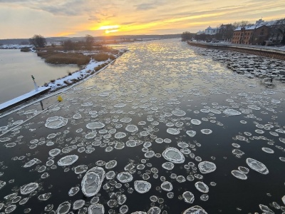 Nie lód i nie kra. Tajemnicze kręgi na rzekach w Polsce