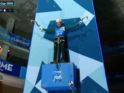 Lodowy PŚ w Saas-Fee. Skok zwycięstwa Louny Ladevanta i wielki powrót Woonseon Shin