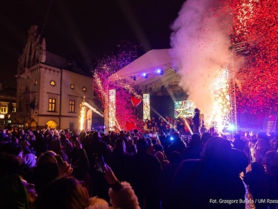 Rzeszów rozbłysnął dla „zdrowych brzuszków”. Rekordowe tempo 34. Finału WOŚP