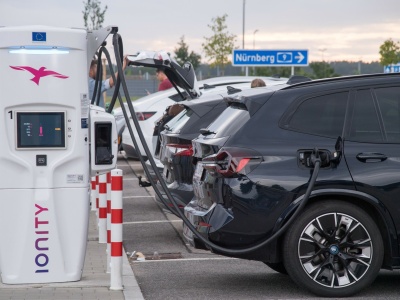 Niemcy ruszają z dopłatami do elektryków. Też na chińskie marki