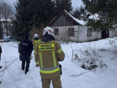 Budynek runął pod naporem śniegu. W środku był 60-latek