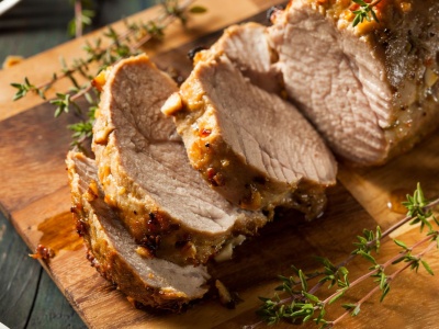 Polędwiczka wieprzowa dymiona w sianie