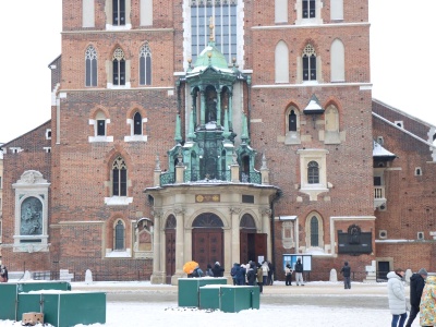 Zatrzymaj się na chwilę przy Bazylice Mariackiej i spójrz w górę