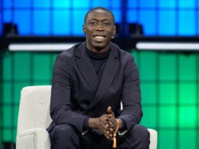 Zarobi 900 mln dol. Sprzedał prawa do wizerunku