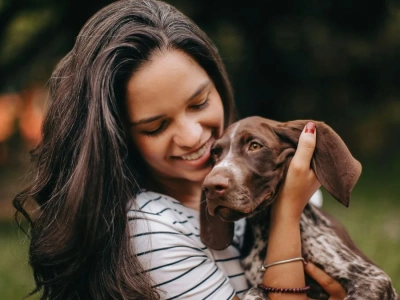 Psy jak eliksir młodości? Badanie pokazuje, że mogą spowolnić starzenie biologiczne u kobiet