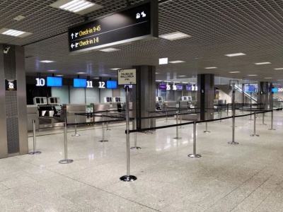 Lotnisko w Balicach postawione na nogi. Pasażer powiedział, że ma bombę