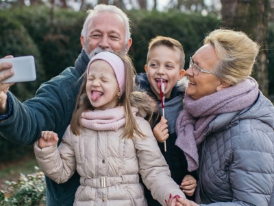 Najnowsze badania: Opieka nad wnukami chroni sprawność umysłową seniorów