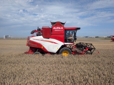 Pierwsze chińskie kombajny Aupax już sprzedane w Polsce. Co dalej?