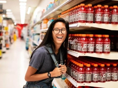 Trendy konsumenckie 2026: bunt, nowa młodość i deficyt bliskości zmienią rynek