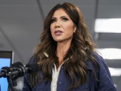 Odporna na napięcia w Minneapolis. Kristi Noem utrzymuje stanowisko