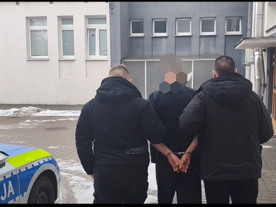 Miał ugodzić nożem kobietę i podpalić mieszkanie. Grozi mu dożywocie