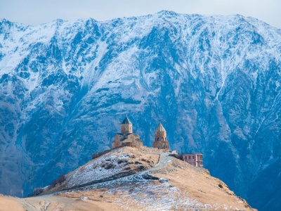 Odkryj skarby Gruzji 🏺🍷 City break w Kutaisi za 439 PLN (loty + 4* hotel ze śniadaniami) 🍳🏞️