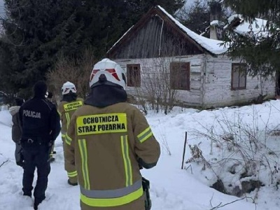Mogło dojść do tragedii. Dom 60-latka częściowo się zawalił. Uratowała go policja