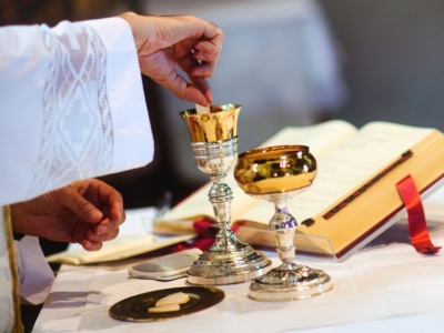 Sekretarz biskupa legnickiego zatrzymany przez policję. Ależ kompromitacja księdza