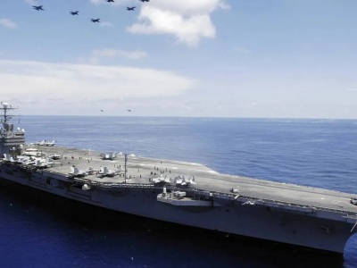 Amerykański lotniskowiec już na Bliskim Wschodzie. Izraelski rząd przygotuje ewakuację turystów