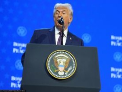 Złe wieści dla Trumpa. Popiera go coraz mniej osób