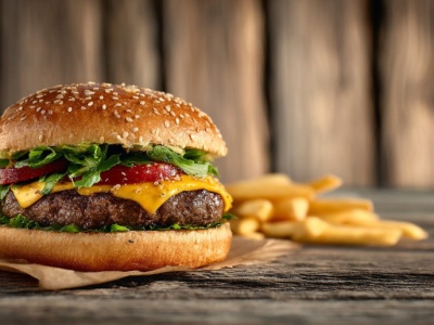 Amsterdam legalnie zakazuje reklamy mięsa i paliw kopalnych