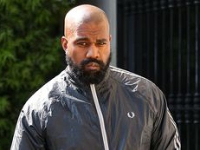 Kanye West PRZEPRASZA świat po latach skandali. 