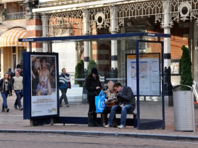 Z ulic znikną reklamy mięsa i podróży lotniczych. To pierwszy taki zakaz na świecie
